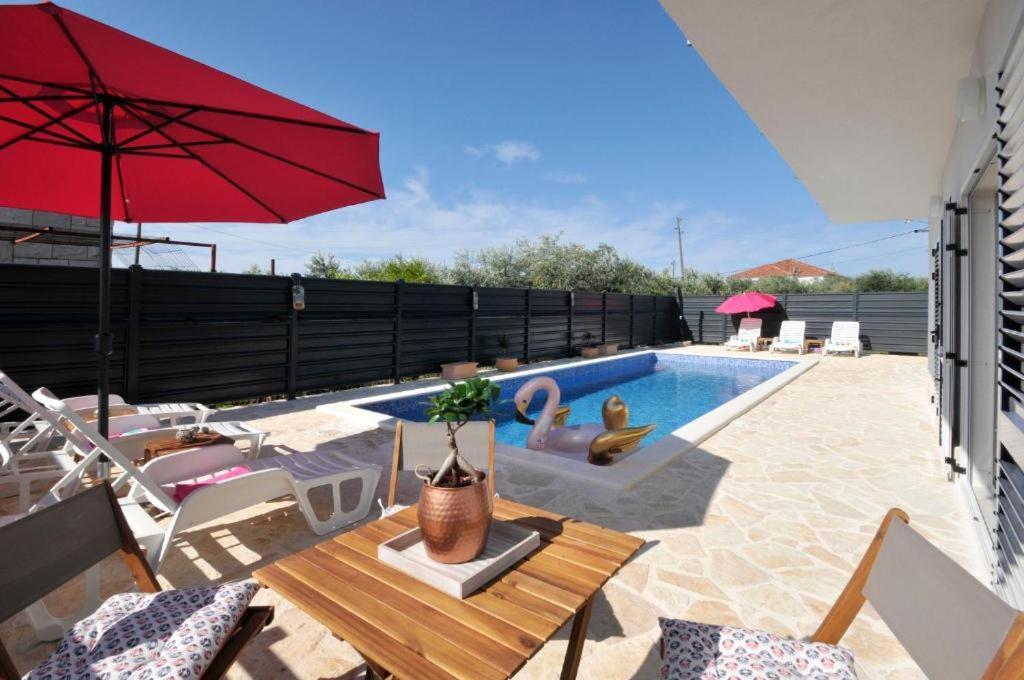 Villa Carolina Трогир Екстериор снимка