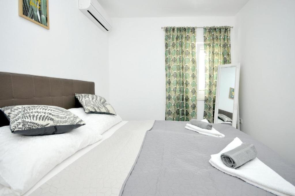 Villa Carolina Трогир Екстериор снимка