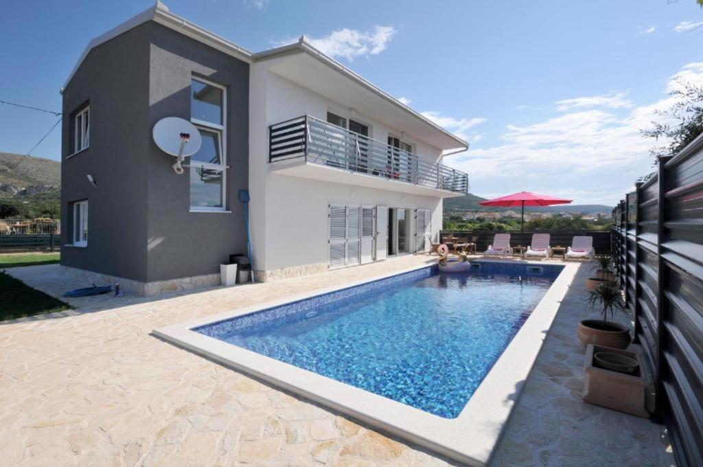 Villa Carolina Трогир Екстериор снимка